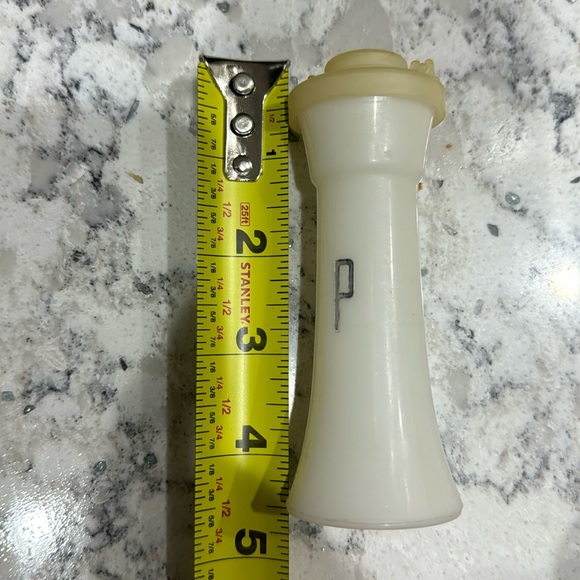 Authentic Tupperware Salt & Pepper Shakers 4 1/4” - Picture 2 of 4